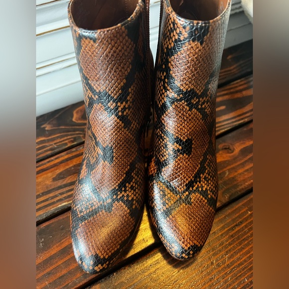 Vince Camuto Isanna Brown Snake Skin Leather Boots Bootie women's Size 8. - Picture 2 of 6